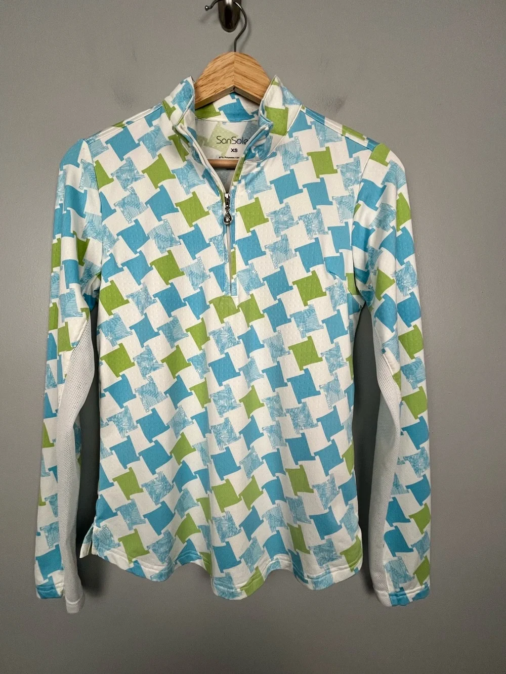 San Soleil geometric houndstooth 1/4 zip UPF 50 sun shirt, size XS.